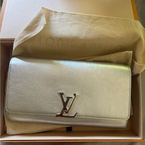 LV